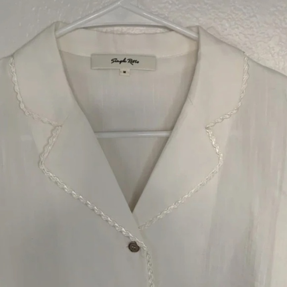 Simple Retro Button-Down Top with Fringe Collar, Size Medium - Picture 3 of 4
